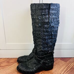 Kenneth Cole Black Textured Pirarucu Fish Style Vegan Leather Funky Unique 7.5